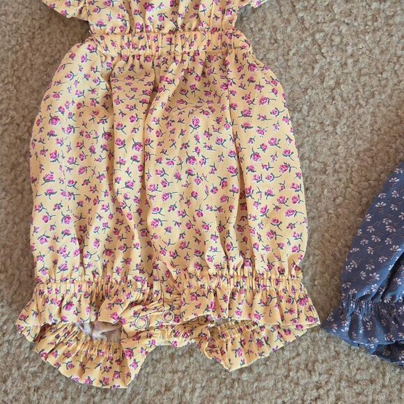 Bailey’s Blossoms Set Of 2 Rompers Size 9-12 Months - Picture 5 of 11